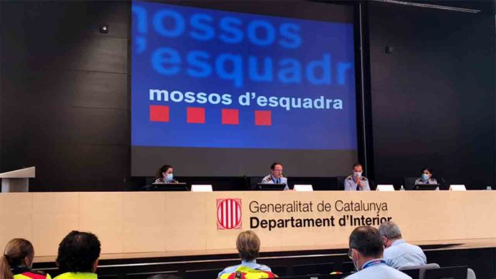Los Mossos celebran una jornada para reforzar el control de los VTC