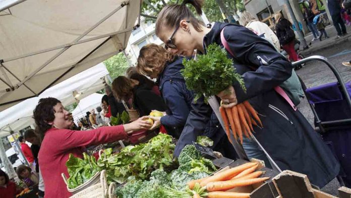 Los mercados de payés de Barcelona seguirán activos al menos hasta 2029