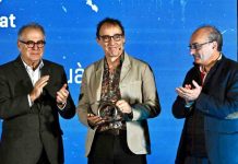 Philip Ball recibe el Premio Nat y da inicio a la Bienal Ciudad y Ciencia 2025 Philip Ball recibe el Premio Nat y da inicio a la Bienal Ciudad y Ciencia 2025