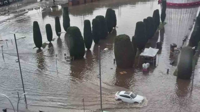 Barcelona desactiva la alerta por riesgo de insuficiencia drenante Barcelona desactiva la alerta por riesgo de insuficiencia drenante