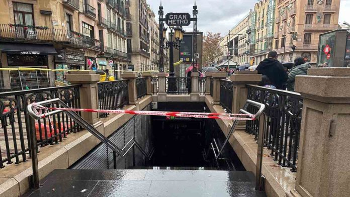 Corte en la L3 del metro sin servicio entre Paral·lel y Passeig de Gràcia Corte en la L3 del metro: sin servicio entre Paral·lel y Passeig de Gràcia