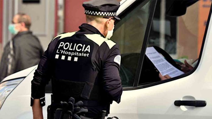 Detenido en L’Hospitalet un hombre buscado por la Interpol por homicidio Detenido en L’Hospitalet un hombre buscado por la Interpol por homicidio