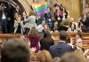 El Parlament da luz verde a la nueva ley para erradicar la LGTBI-fobia El Parlament da luz verde a la nueva ley para erradicar la LGTBI-fobia