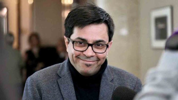 Gerardo Pisarello se postula para liderar BComú en las municipales de 2027