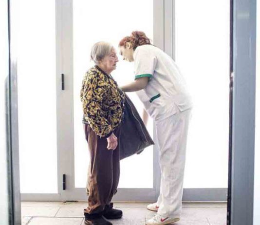 Les Corts impulsa un ciclo para frenar el edadismo Les Corts impulsa un ciclo para frenar el edadismo