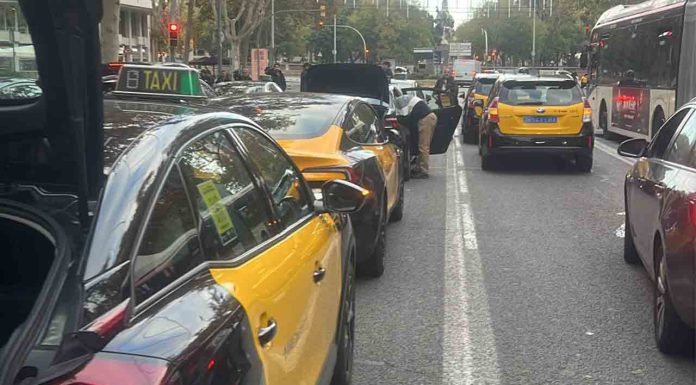 DIRECTO | Sigue paso a paso la masiva protesta del taxi en Barcelona Sigue paso a paso la masiva protesta del taxi en Barcelona