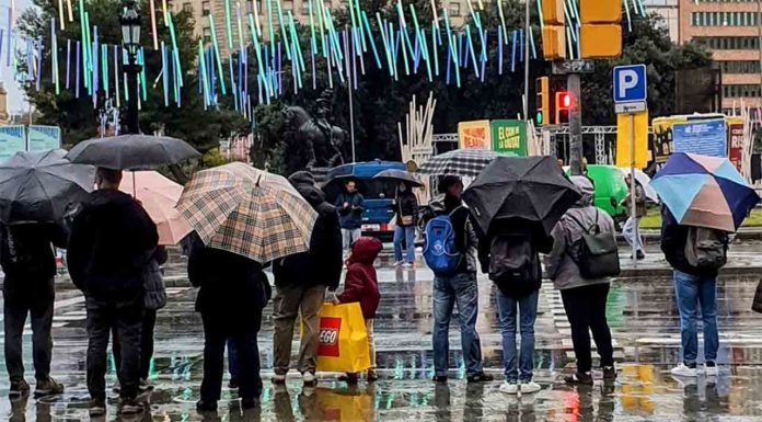 Persisten las lluvias intensas y el riesgo de inundaciones en Catalunya Persisten las lluvias intensas y el riesgo de inundaciones en Catalunya