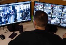 Refuerzo policial en El Prat contra las redes de transporte clandestino Refuerzo policial en El Prat contra las redes de transporte clandestino