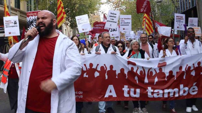 Segunda jornada de paro médico con servicios mínimos del 25%