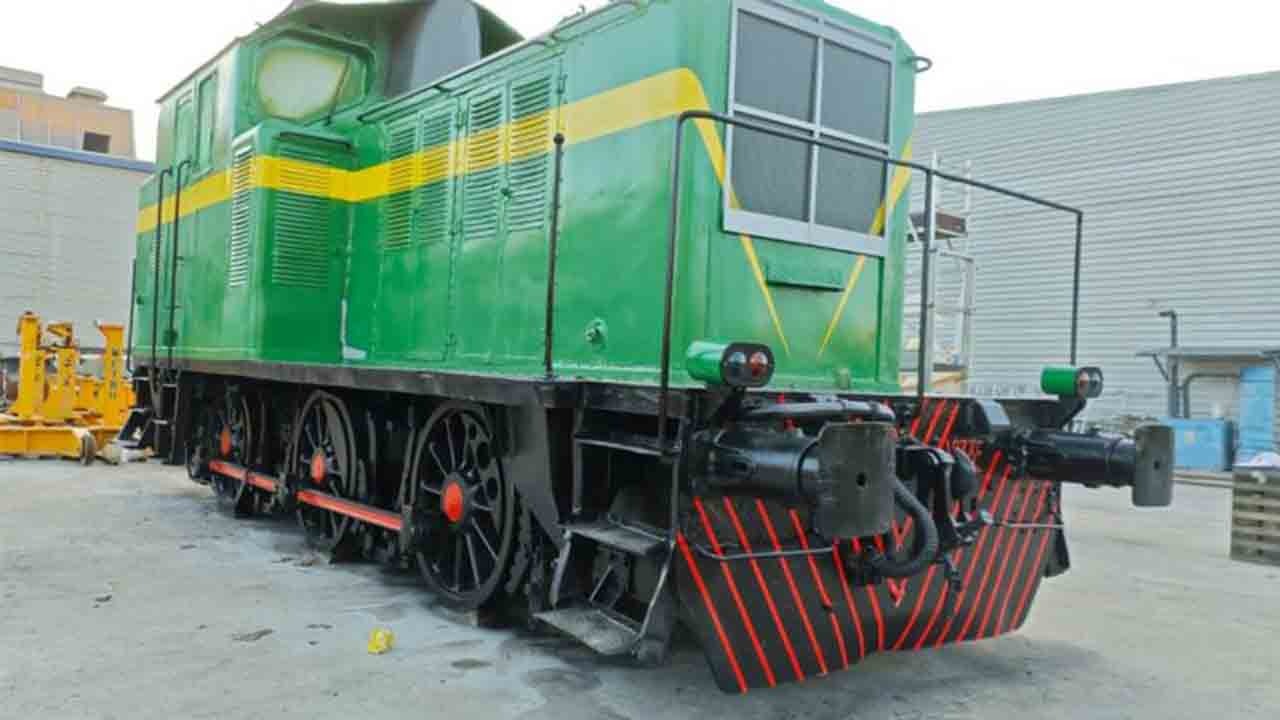 Restauración de la antigua locomotora que presidirá La Maquinista 1 Una locomotora histórica vuelve a casa: el Bon Pastor recupera la Diesel 10335