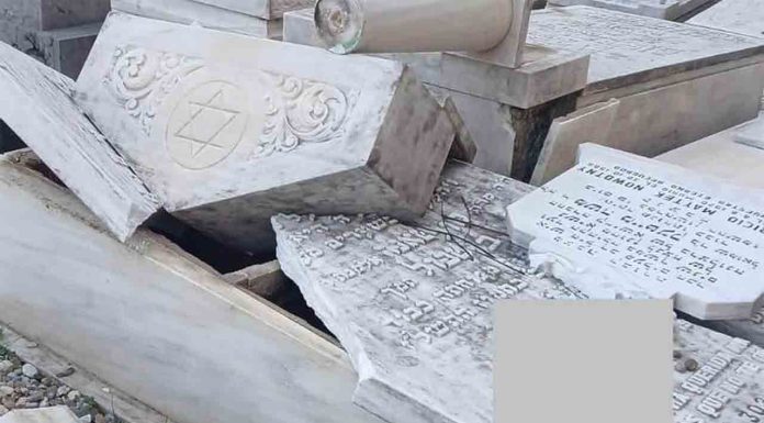 Actos vandálicos en el recinto hebreo del cementerio de Les Corts Actos vandálicos en el recinto hebreo del cementerio de Les Corts