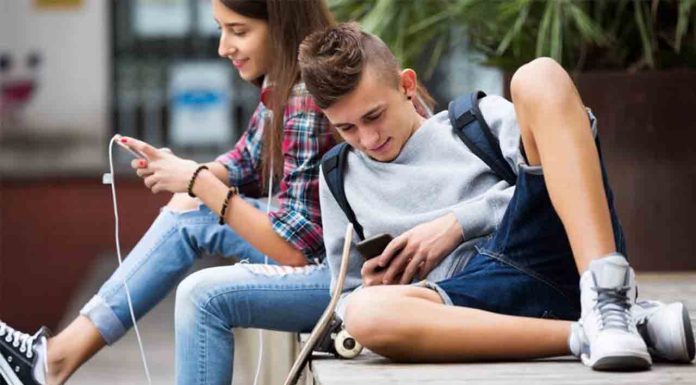 Aumentan las limitaciones familiares al uso del móvil entre adolescentes Aumentan las limitaciones familiares al uso del móvil entre adolescentes