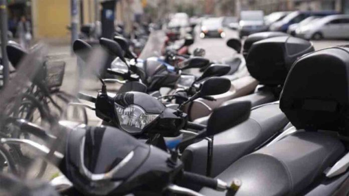 Barcelona aprueba las ayudas para renovar los ciclomotores a eléctricos