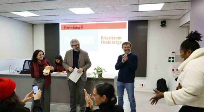 Barcelona entrega 19 pisos de alquiler asequible en el Raval Barcelona entrega 19 pisos de alquiler asequible en el Raval