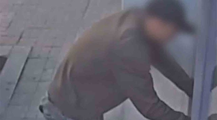 Detenidos dos hombres por estafar a personas mayores en parquímetros Detenidos dos hombres por estafar a personas mayores en parquímetros