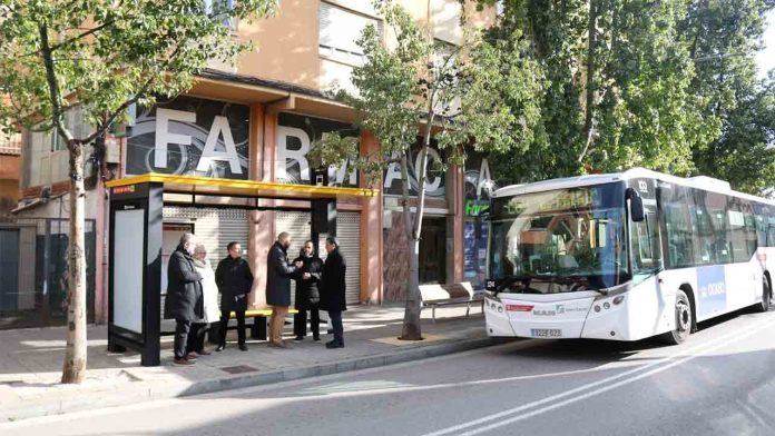 El AMB refuerza el servicio de autobuses ante la suspensión de Rodalies