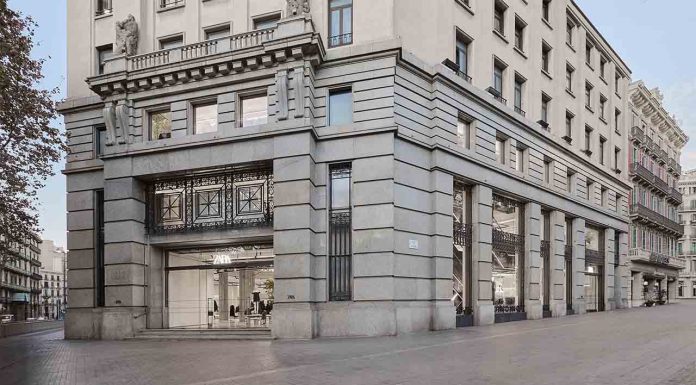 El Ayuntamiento aprueba la ampliación del Zara de plaza de Catalunya El Ayuntamiento aprueba la ampliación del Zara de plaza de Catalunya
