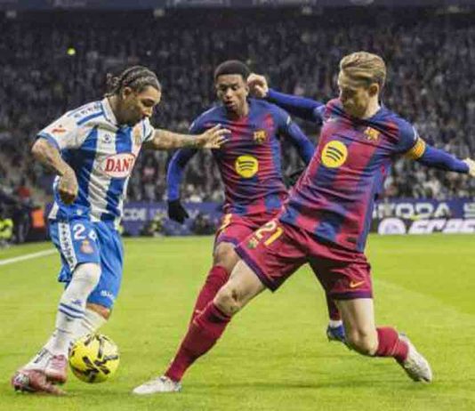 El Barça sobrevive al Espanyol y sella la victoria en el tramo final (0-2) El Barça sobrevive al Espanyol y sella la victoria en el tramo final (0-2)
