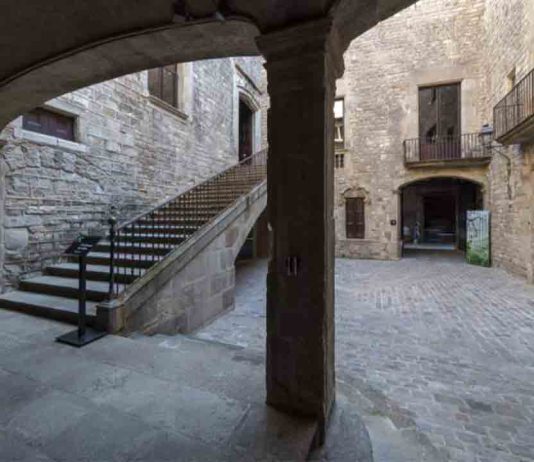 Museu Etnològic i de Cultures del Món (MuEC) — Un puente entre culturas Museu Etnològic i de Cultures del Món (MuEC) — Un puente entre culturas