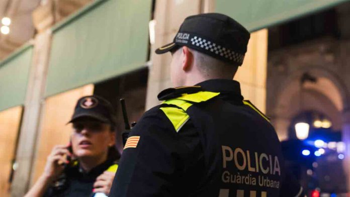 Refuerzo de la Guàrdia Urbana de Barcelona en el turno de noche