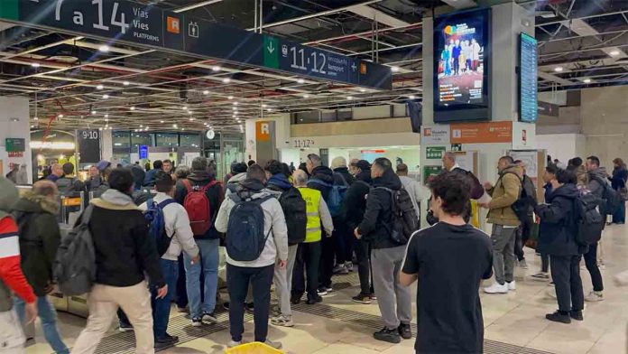 Rodalies intenta normalizar el servicio tras nuevas interrupciones matinales