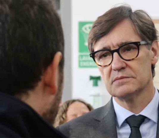 Salvador Illa seguirá el tratamiento desde casa tras una evolución favorable Salvador Illa seguirá el tratamiento desde casa tras una evolución favorable