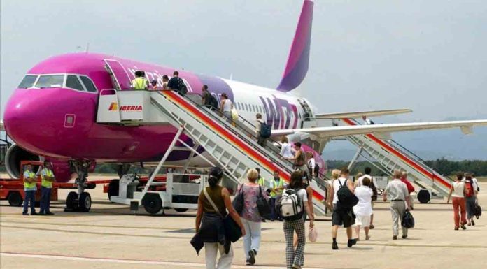 Aterrizaje de emergencia en El Prat tras detectarse humo en la cabina de un vuelo Aterrizaje de emergencia en El Prat tras detectarse humo en la cabina de un vuelo