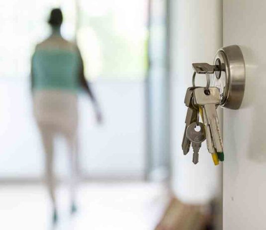 Barcelona entrega 44 viviendas de alquiler asequible en el Raval Barcelona entrega 44 viviendas de alquiler asequible en el Raval