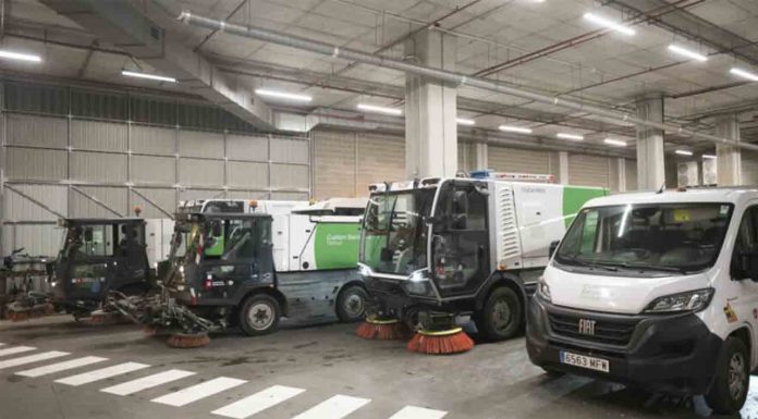 Barcelona refuerza la limpieza con 37 nuevas brigadas y 66 operarios diarios en 2026 Barcelona refuerza la limpieza con 37 nuevas brigadas y 66 operarios diarios en 2026