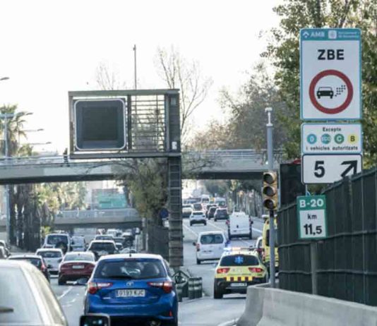 Barcelona refuerza los informadores en Rodalies y suspende la ZBE Barcelona refuerza los informadores en Rodalies y suspende la ZBE