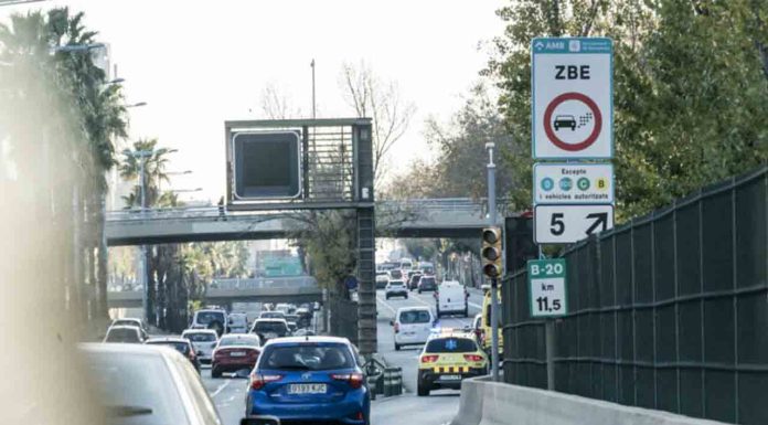 Barcelona refuerza los informadores en Rodalies y suspende la ZBE Barcelona refuerza los informadores en Rodalies y suspende la ZBE