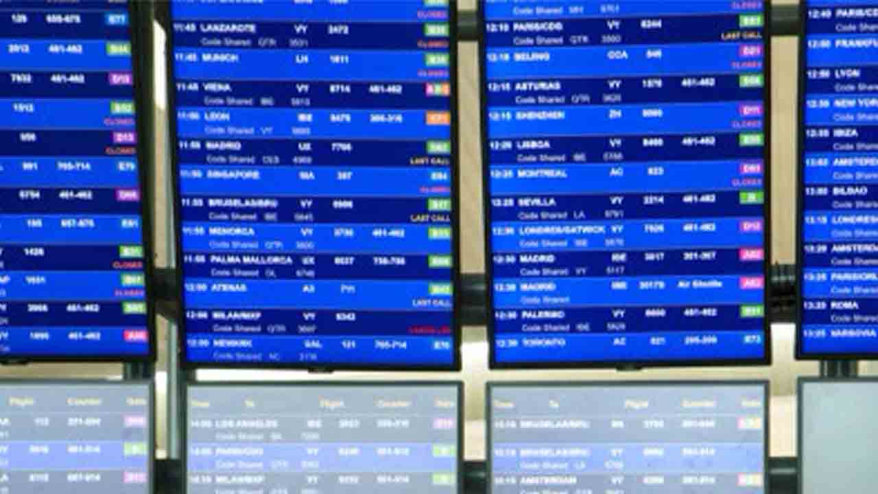 Cancelaciones y desvíos de más de 100 vuelos el El Prat por el fuerte temporal