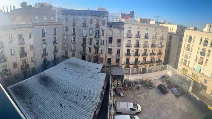 Ciutat Vella convertirá la pista de Drassanes en un moderno pabellón polideportivo