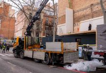 Comienza en Poble-sec la construcción de los pisos públicos de madera Comienza en Poble-sec la construcción de los pisos públicos de madera