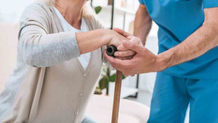 Detenido un enfermero por robar a una anciana fallecida en el Eixample