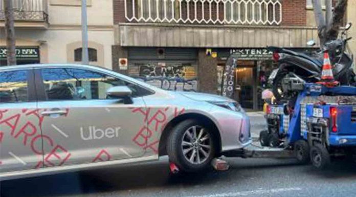 Élite Taxi acusa a Uber de lavado reputacional en un foro sobre VTC Élite Taxi acusa a Uber de lavado reputacional en un foro sobre VTC