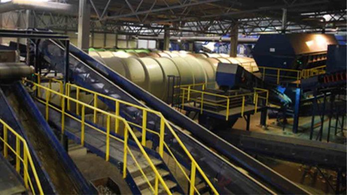 Hallan un cadáver en la planta de reciclaje del Ecoparc de la Zona Franca