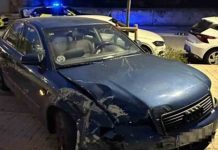 Huye tras provocar un accidente en L’Hospitalet y abandona su coche Huye tras provocar un accidente en L’Hospitalet y abandona su coche