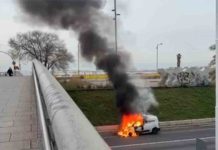 El incendio de una furgoneta provoca el cierre de la ronda del Litoral hacia el Besòs El incendio de una furgoneta provoca el cierre de la ronda del Litoral hacia el Besòs
