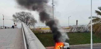 El incendio de una furgoneta provoca el cierre de la ronda del Litoral hacia el Besòs El incendio de una furgoneta provoca el cierre de la ronda del Litoral hacia el Besòs