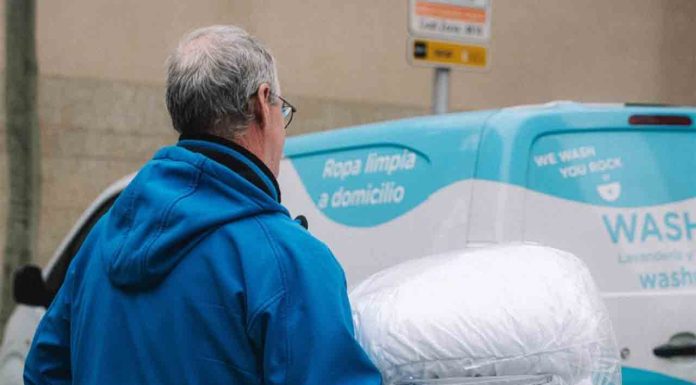 Lavandería y tintorería a domicilio en Barcelona: cómo ahorrar tiempo sin renunciar al cuidado de tu ropa Lavandería y tintorería a domicilio en Barcelona: cómo ahorrar tiempo sin renunciar al cuidado de tu ropa
