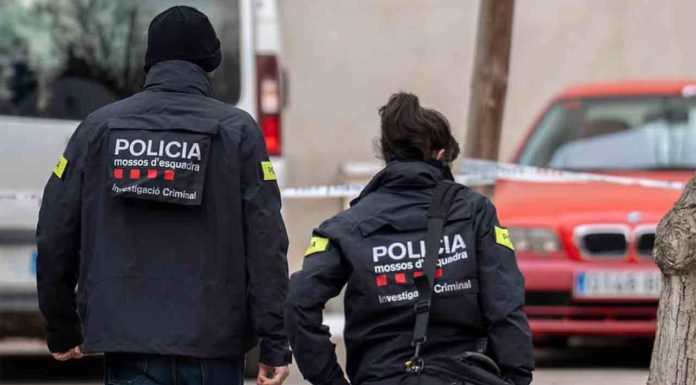 Detenida por estafar 360.000 € con una inmobiliaria fantasma durante una década Detenida por estafar 360.000 € con una inmobiliaria fantasma durante una década