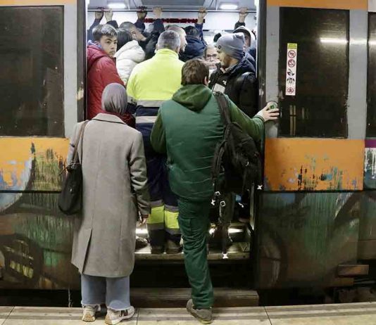 Rodalies recupera gran parte del servicio tras la vuelta de los maquinistas Rodalies recupera gran parte del servicio tras la vuelta de los maquinistas