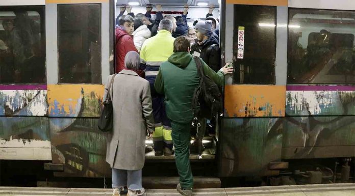 Rodalies recupera gran parte del servicio tras la vuelta de los maquinistas Rodalies recupera gran parte del servicio tras la vuelta de los maquinistas