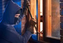 Sendos robos en los domicilios de Pau Cubarsí y Joan García del Barça Sendos robos en los domicilios de Pau Cubarsí y Joan García del Barça