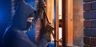 Sendos robos en los domicilios de Pau Cubarsí y Joan García del Barça Sendos robos en los domicilios de Pau Cubarsí y Joan García del Barça