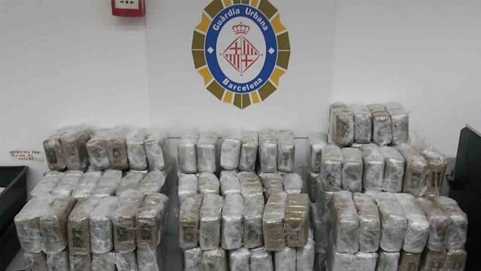 Un operativo policial descubre 100 kilos de droga en un VTC Un operativo policial descubre 100 kilos de droga en un VTC