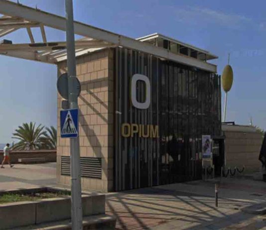 Una joven se salva de morir desangrada frente a una discoteca del litoral Una joven se salva de morir desangrada frente a una discoteca del litoral