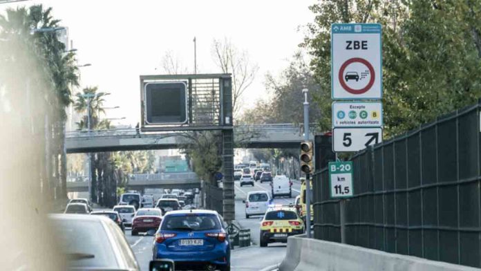 Barcelona reactiva la Zona de Bajas Emisiones tras finalizar la situación excepcional