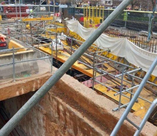 Corte en la Ronda Guinardó del carril sentido Llobregat Corte en la Ronda Guinardó del carril sentido Llobregat